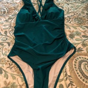 Cupshe 1 piece bathing suit